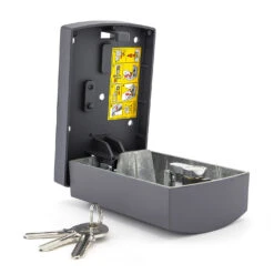 Hörmann Notentriegelung, Garagen-Rolltor -Autoteilegeschäft 436526 hoermann notentriegelung garagen rolltor offen mit schluessel