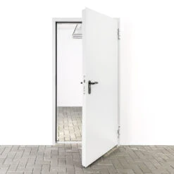 Hörmann Mehrzwecktür D65-1 OD -Autoteilegeschäft 460436 hoermann mehrzwecktuer d65 1 od geoeffnet